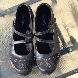 Size 9 SKECHERS.  Size 39 UK.